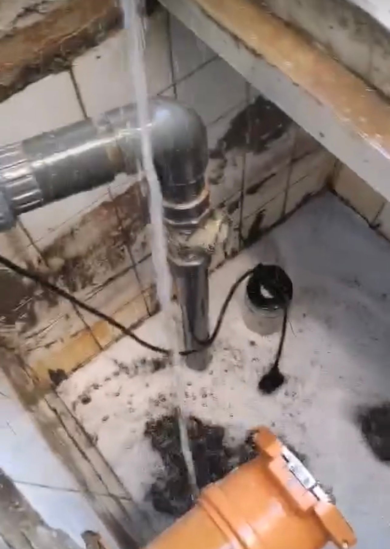 صيانة مواسير الصرف