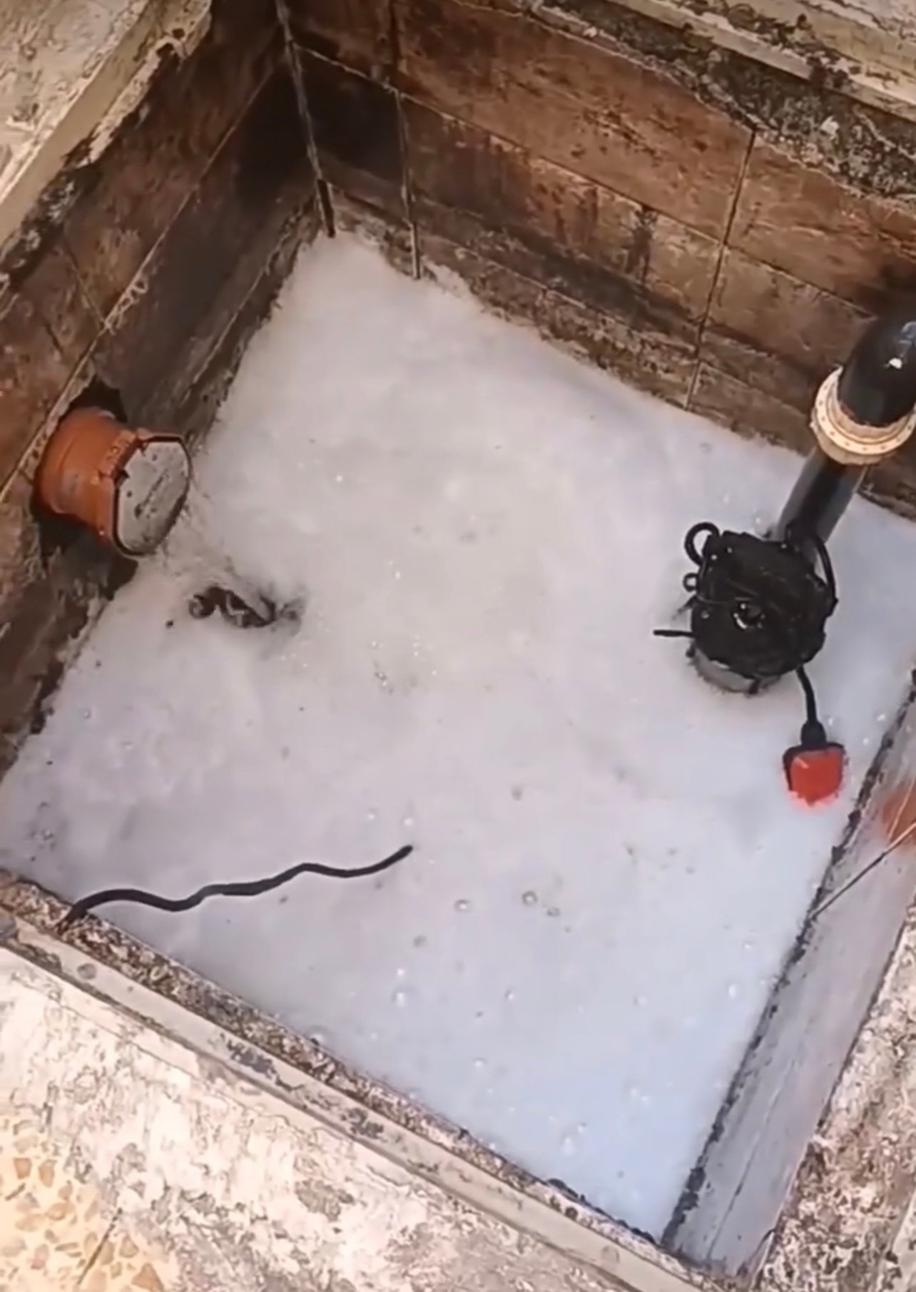 تسليك مجاري الشعب – 99180805