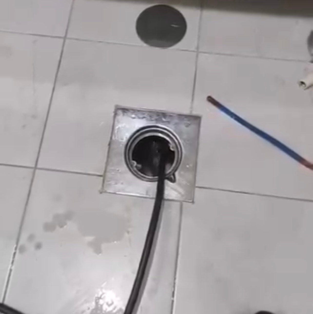 تسليك مجاري الجبابريه – 99180805